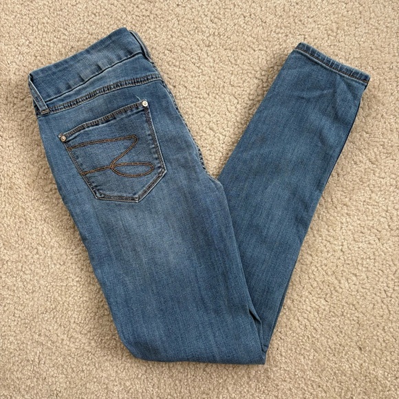 Seven7 Tummyless High Rise Skinny Jeans - Picture 2 of 8
